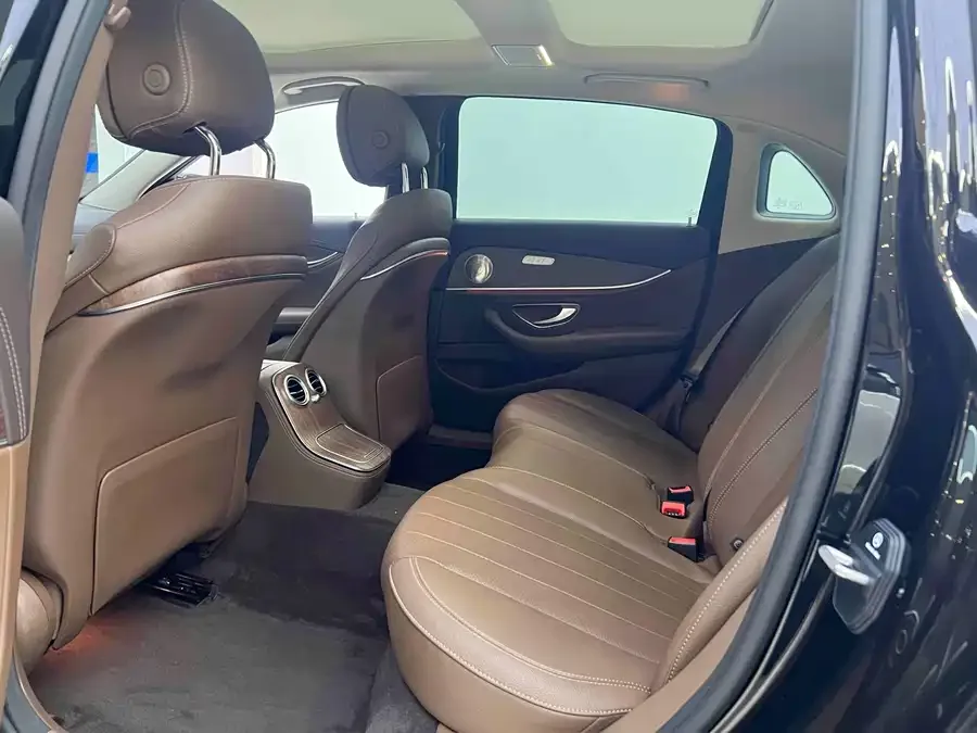 Mercedes-Benz E-Class Mercedes-Benz E-Class 2023 facelift E 300 L Fashion Edition 2023 — миниатюра 5