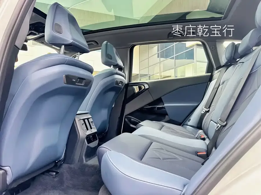 BMW X3 2025 xDrive25L Luxury Package 2025 — миниатюра 3