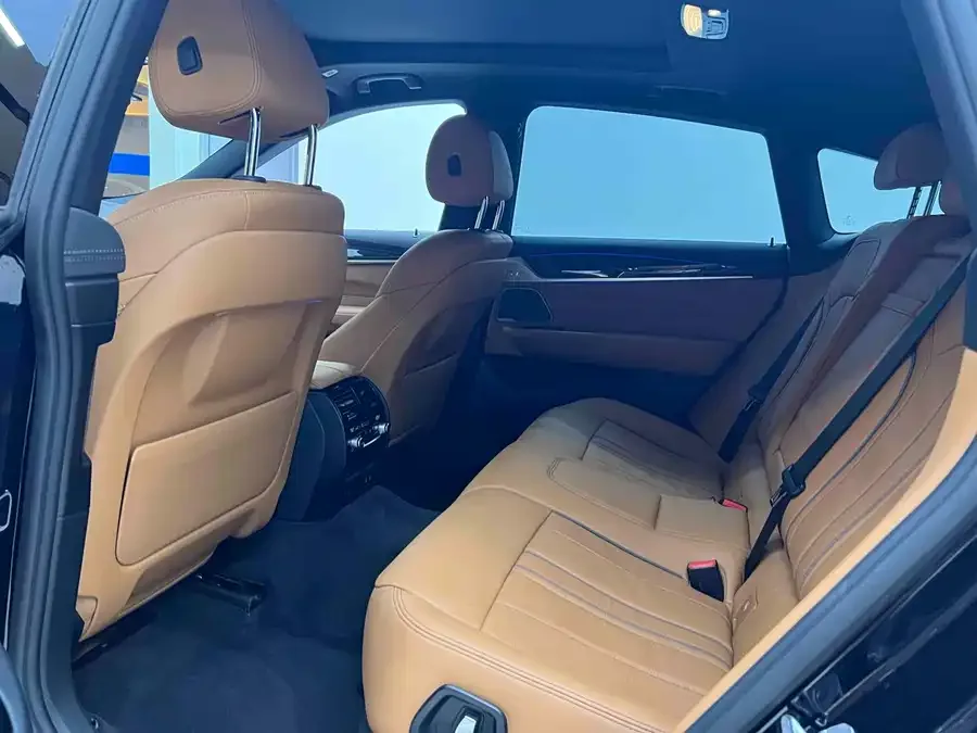BMW 6 Series GT 2021 630i M Sport Package 2023 — миниатюра 3