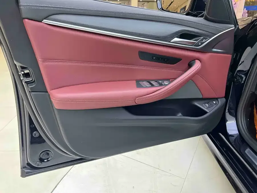 BMW 5 Series New Energy 2022 Model 535Le M Sports Package 2022 — миниатюра 3