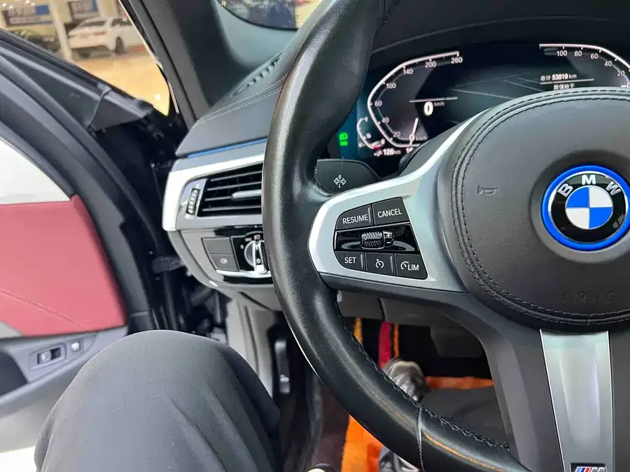 BMW 5 Series New Energy 2022 Model 535Le M Sports Package 2022 — миниатюра 4