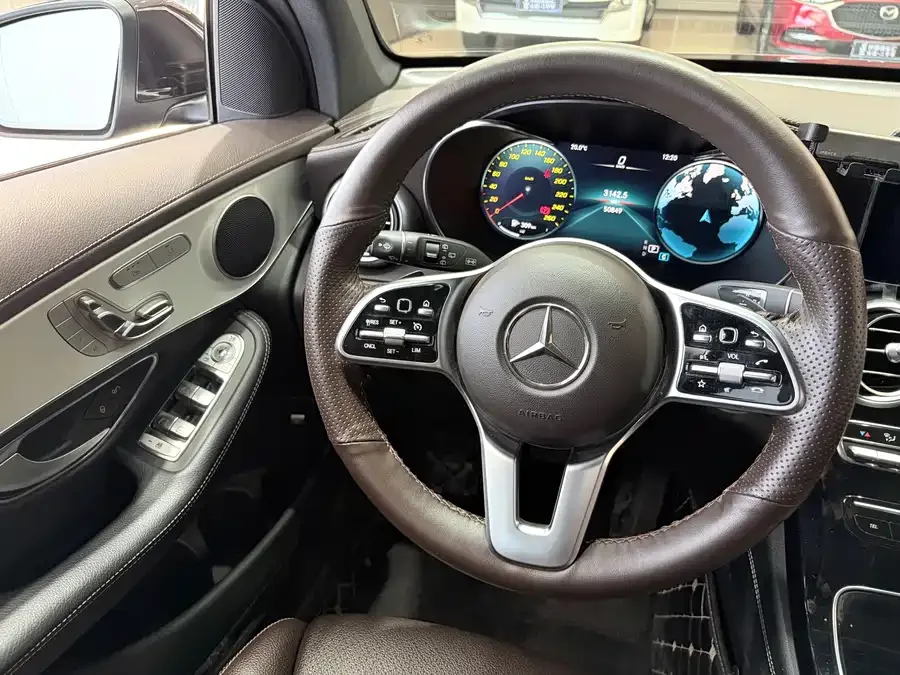 Mercedes-Benz GLC-Class Mercedes-Benz GLC 2022 GLC 260 L 4MATIC Dynamic 2022 — миниатюра 4