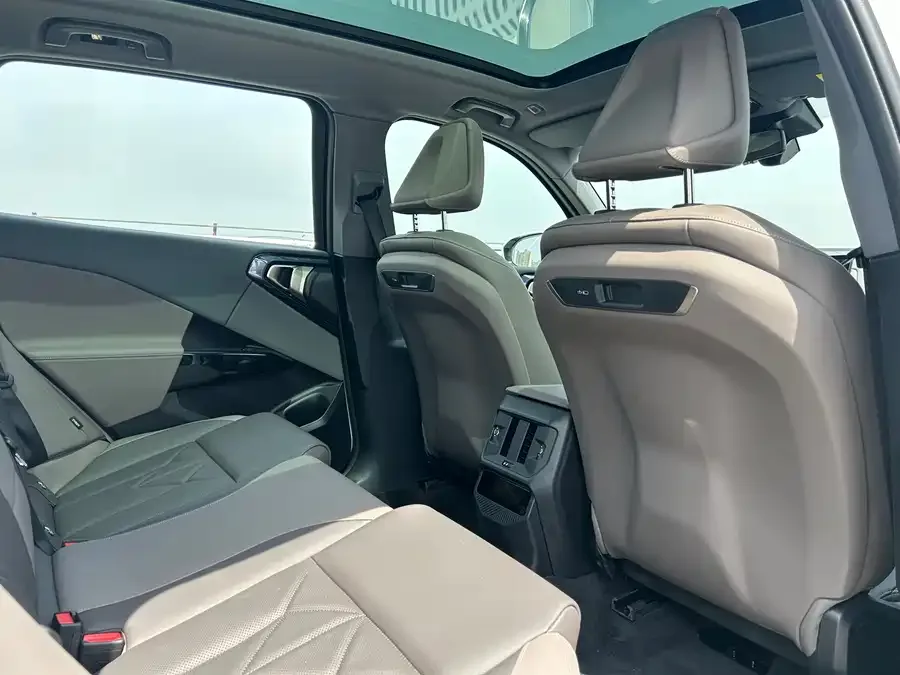BMW X3 2025 xDrive25L Luxury Package 2025 — миниатюра 2
