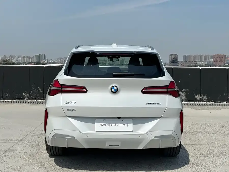 BMW X3 2025 xDrive25L Luxury Package 2025 — миниатюра 4