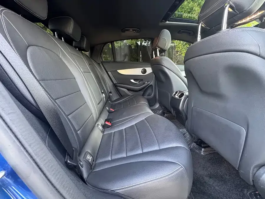 Mercedes-Benz GLC Coupe Mercedes-Benz GLC coupe 2022 facelift GLC 260 4MATIC coupe SUV 2023 — миниатюра 5