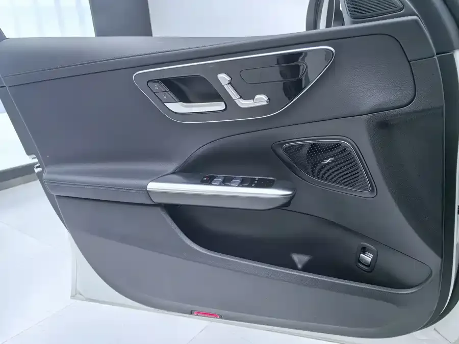 Mercedes-Benz Class C Mercedes-Benz C-Class 2022 facelift C 260 L sports version 2023 — миниатюра 5