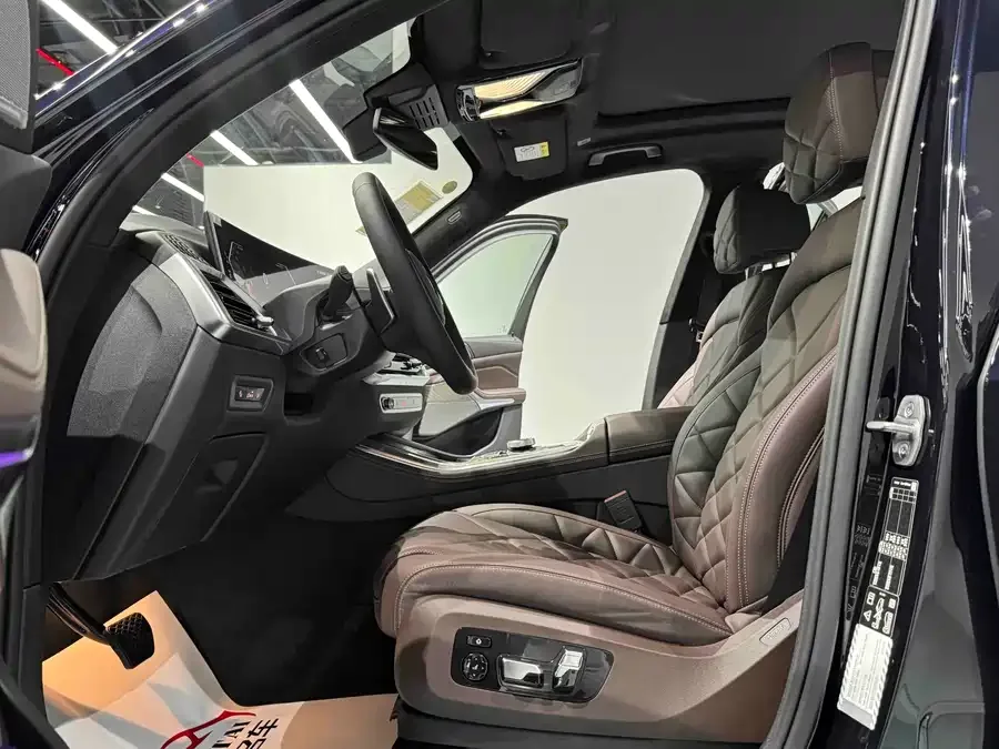 BMW X5 2026 facelift xDrive 40Li M Sport Shadow Edition 2026 — миниатюра 2