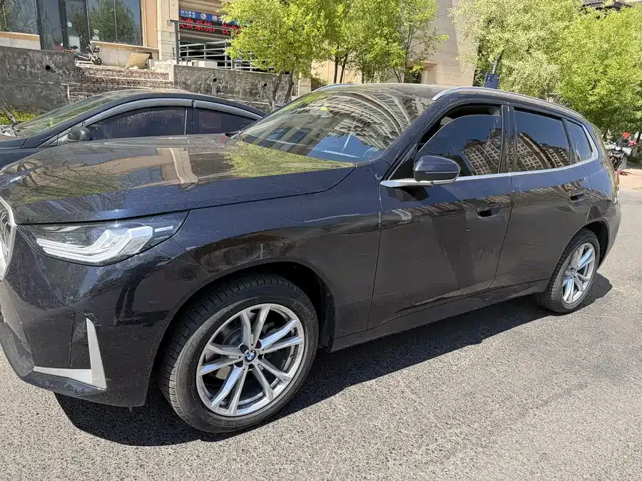 BMW X3 2025 xDrive25L Luxury Package 2025 — миниатюра 4