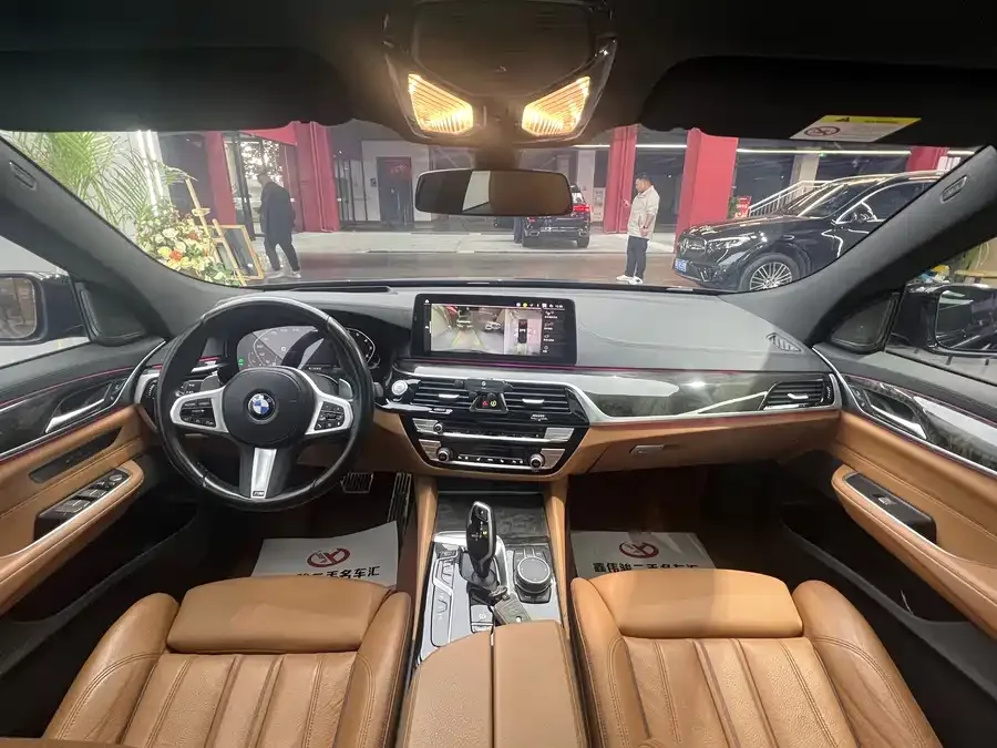 BMW 6 Series GT 2022 630i M Sport Package 2023 — миниатюра 2