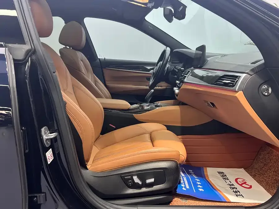 BMW 6 Series GT 2022 630i M Sport Package 2023 — миниатюра 4