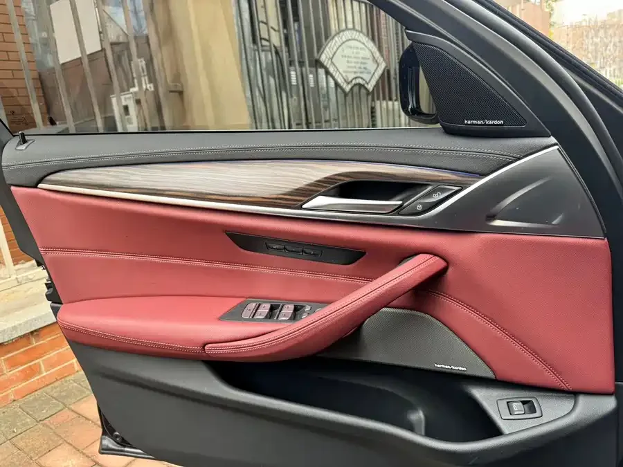BMW 5 Series BMW 5 Series 2023 530Li Leading M Sport Package 2022 — миниатюра 3