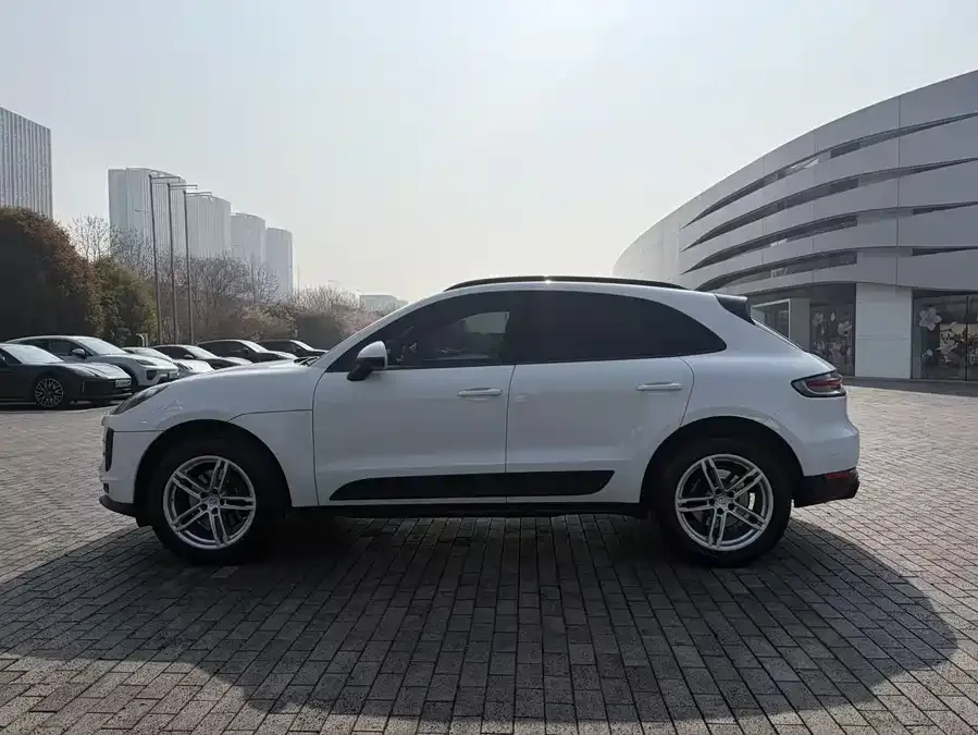 Porsche Macan Macan 2021 Macan 2.0T 2022 — миниатюра 2