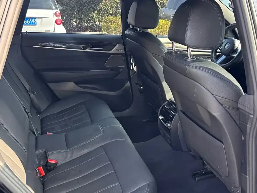 BMW 6 Series GT 2022 630i M Sport Package 2024 — миниатюра 2