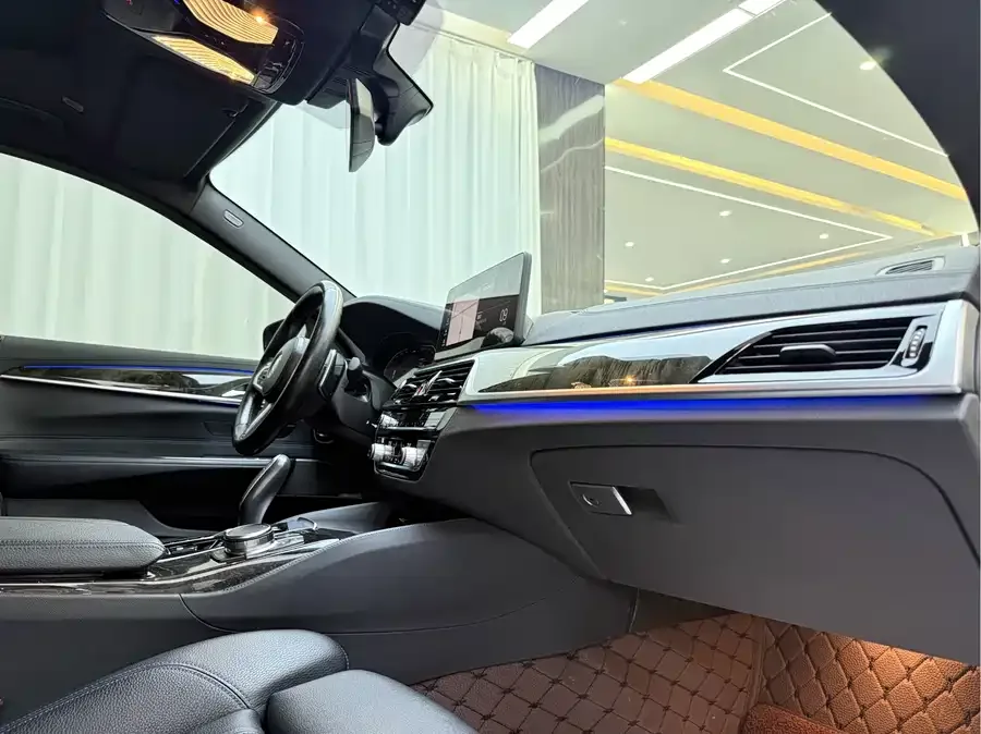 BMW 6 Series GT 2022 630i M Sport Package 2023 — миниатюра 3