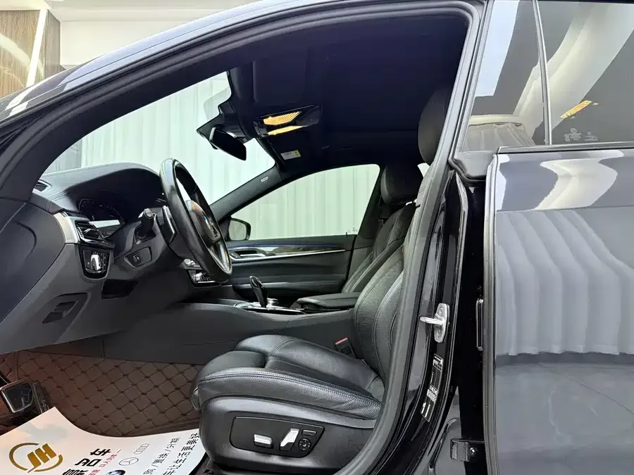 BMW 6 Series GT 2022 630i M Sport Package 2023 — миниатюра 4