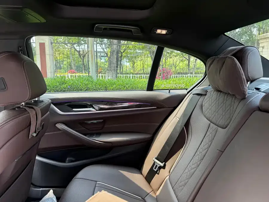 BMW 5 Series BMW 5 Series 2022 530Li Leading M Sport Package 2022 — миниатюра 5