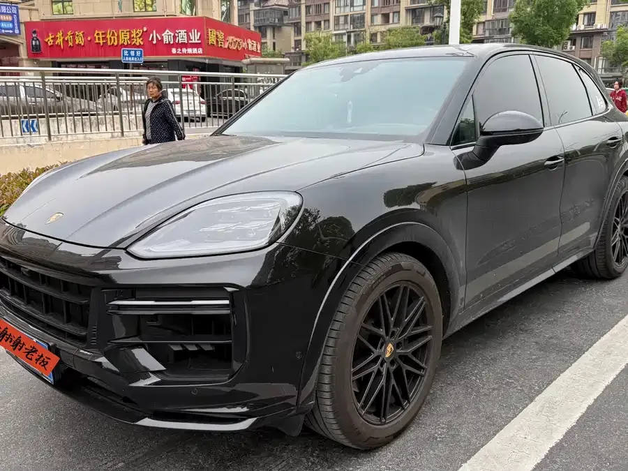 Porsche Cayenne 2025