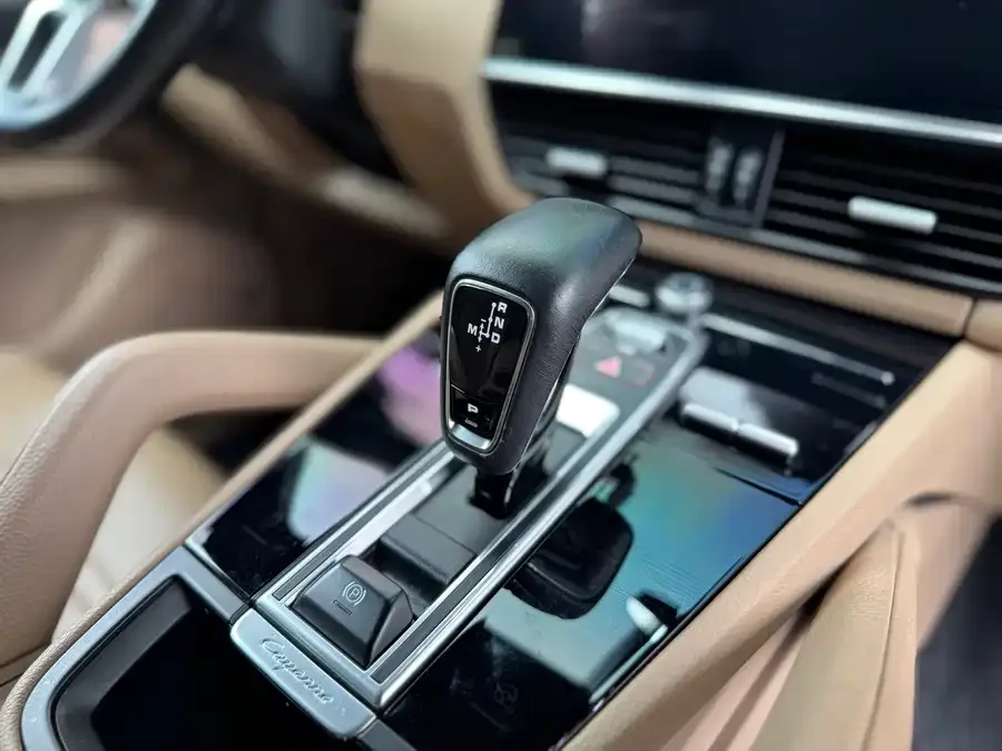 Porsche Cayenne New Energy Cayenne New Energy 2021 Cayenne E-Hybrid 2.0T 2022 — миниатюра 3
