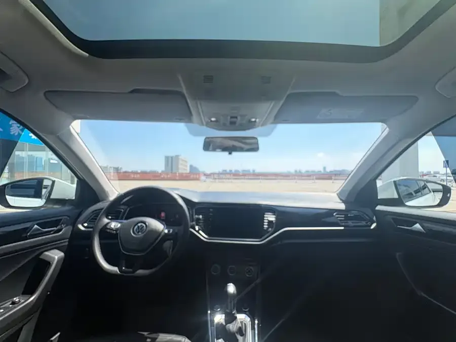 Volkswagen T-Roc T-ROC 2022 280TSI DSG 2WD Comfort PLUS 2023 — миниатюра 3
