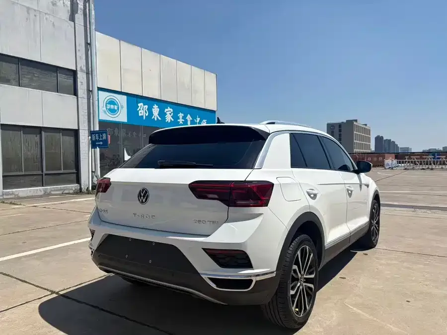 Volkswagen T-Roc T-ROC 2022 280TSI DSG 2WD Comfort PLUS 2023 — миниатюра 4