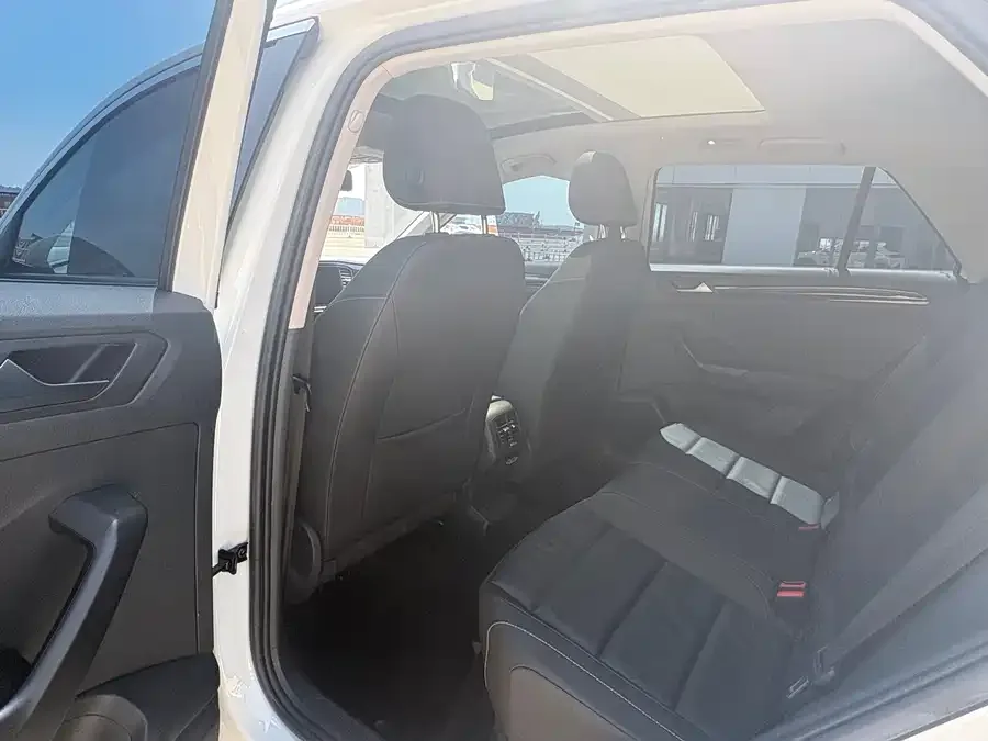 Volkswagen T-Roc T-ROC 2022 280TSI DSG 2WD Comfort PLUS 2023 — миниатюра 5