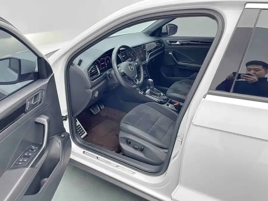 Volkswagen T-Roc T-ROC 2021 facelift 280TSI DSG four-wheel drive luxury intelligent version 2022 — миниатюра 3