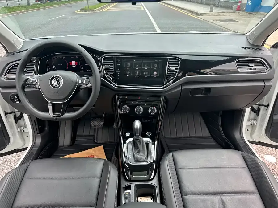 Volkswagen T-Roc T-ROC 2022 280TSI DSG 2WD Comfort PLUS 2023 — миниатюра 3