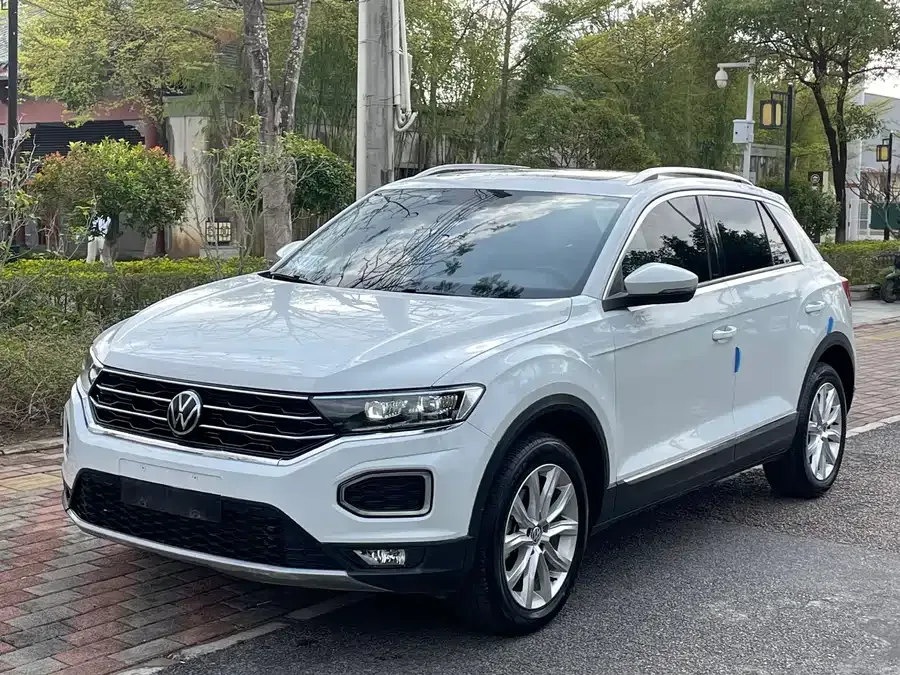 Volkswagen T-Roc T-ROC 2022 280TSI DSG 2WD Elite PLUS 2023 — фото 1, купить с доставкой в Москву