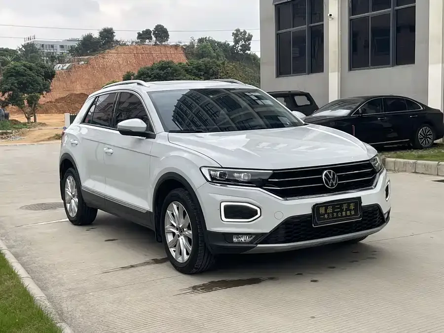 Volkswagen T-Roc T-ROC 2022 280TSI DSG 2WD Elite PLUS 2022 — фото 1, купить с доставкой в Москву