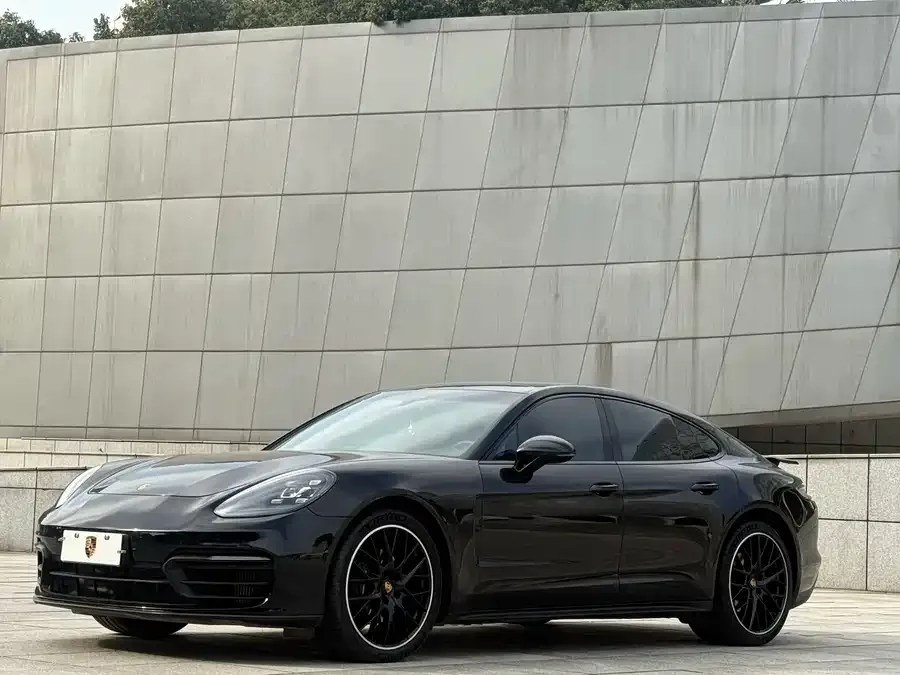 Porsche Panamera 2023