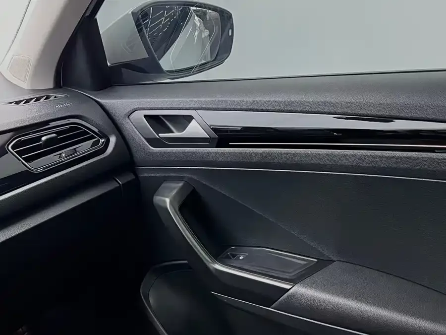 Volkswagen T-Roc T-ROC 2022 280TSI DSG 2WD Comfort PLUS 2023 — миниатюра 3