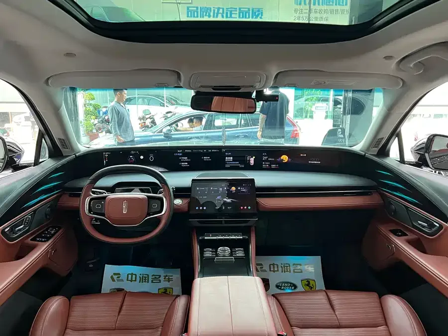 Lincoln Navigator Navigator 2025 2.0T 4WD Premium Edition 2025 — миниатюра 3