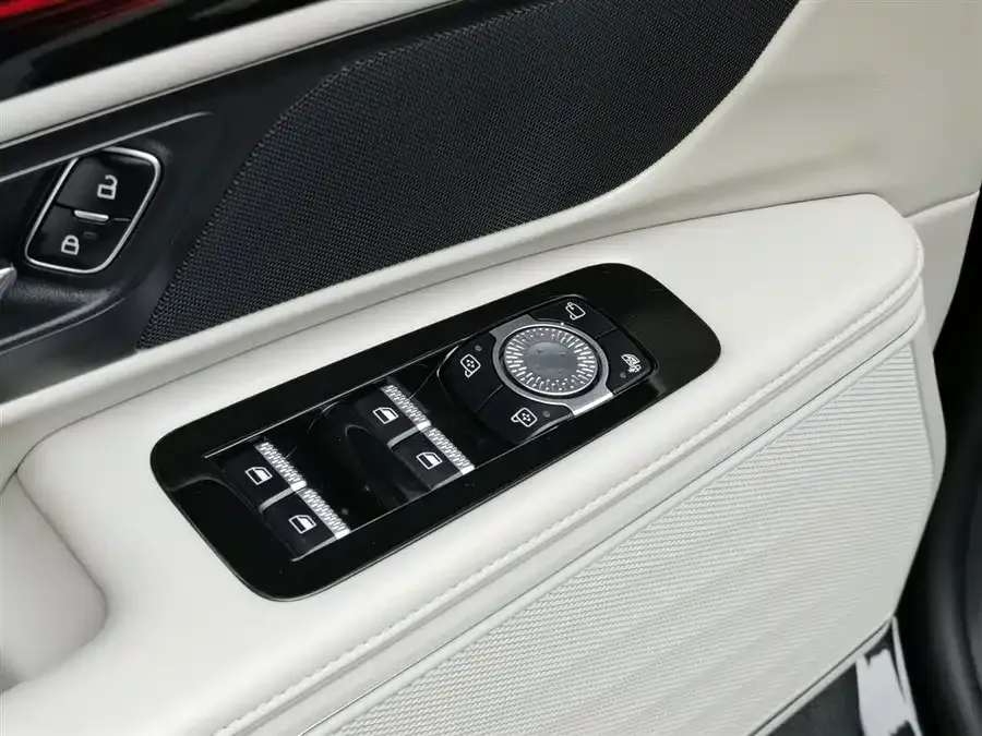 Lincoln Navigator Navigator 2025 2.0T 4WD Premium Edition 2025 — миниатюра 3