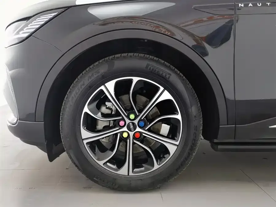 Lincoln Navigator Navigator 2025 2.0T 4WD Premium Edition 2025 — миниатюра 5