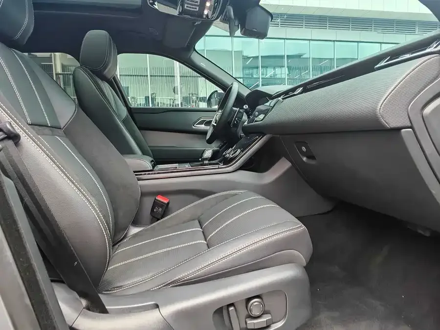 Land Rover Range Rover Velar Range Rover Velar 2021 P250 Black Collectors Edition 2022 — миниатюра 5