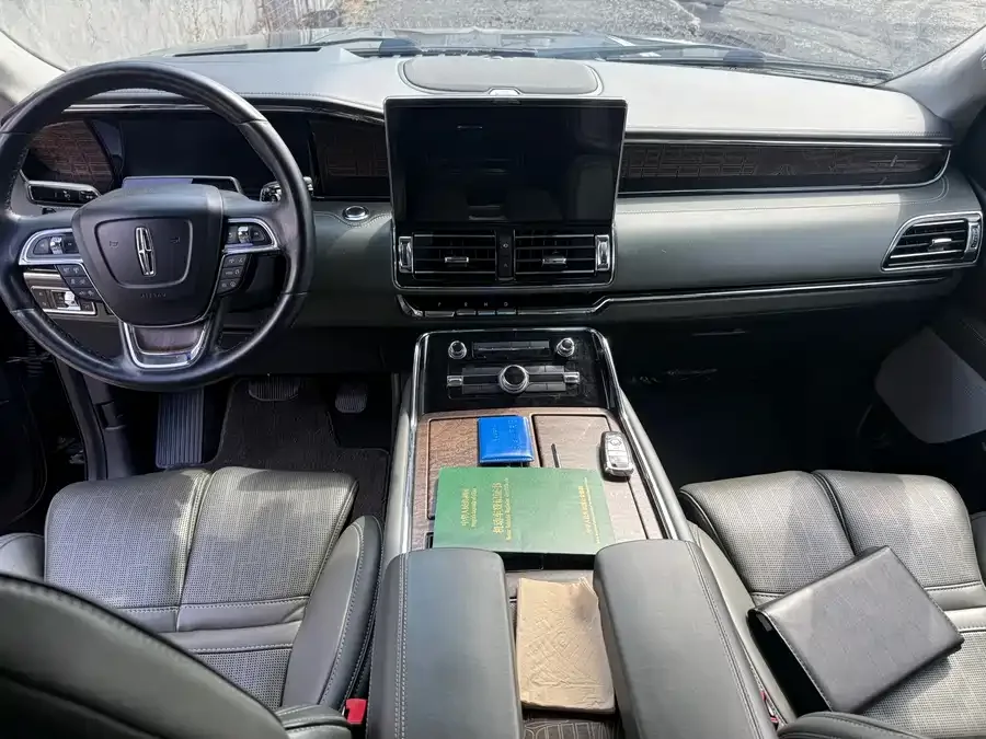 Lincoln Navigator Navigator 2022 3.5T Presidential Edition 2023 — миниатюра 2