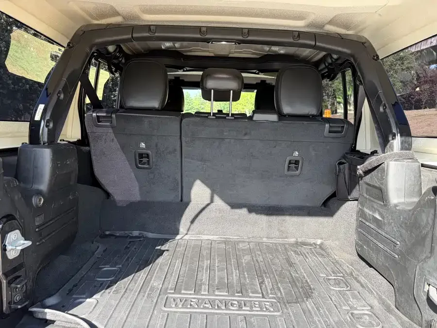 Jeep Wrangler New Energy Wrangler New Energy 2021 Four-Door 2.0T 4xe Sahara 2022 — миниатюра 5