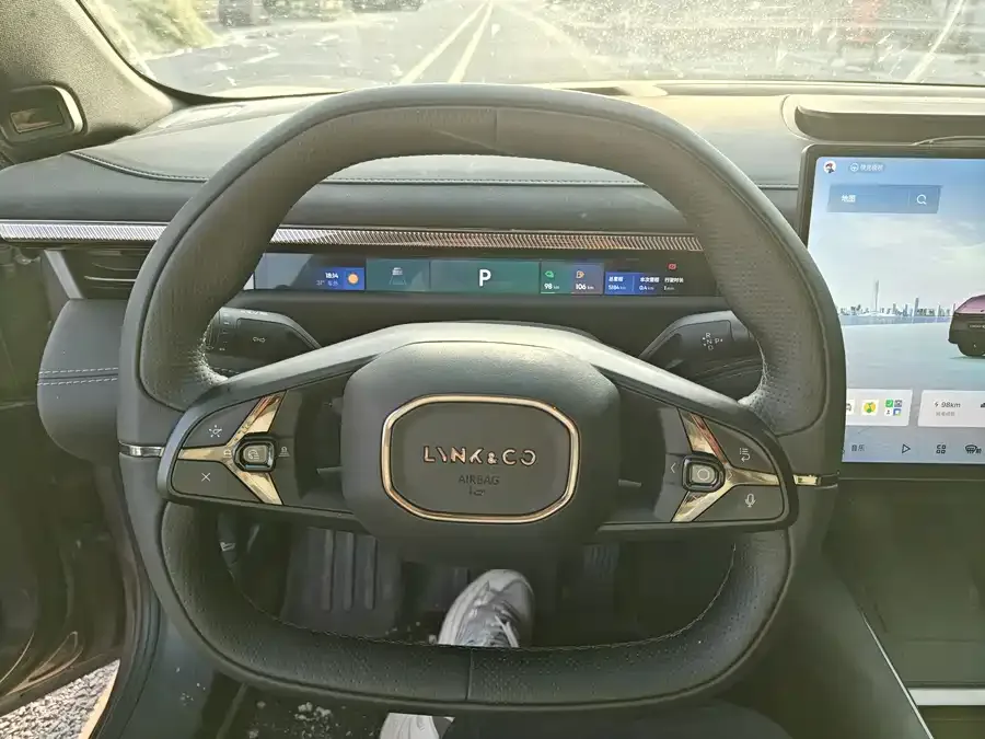 Lynk & Co 10 Lynk & Co 10 2025 240 AWD Ultra 2025 — миниатюра 2