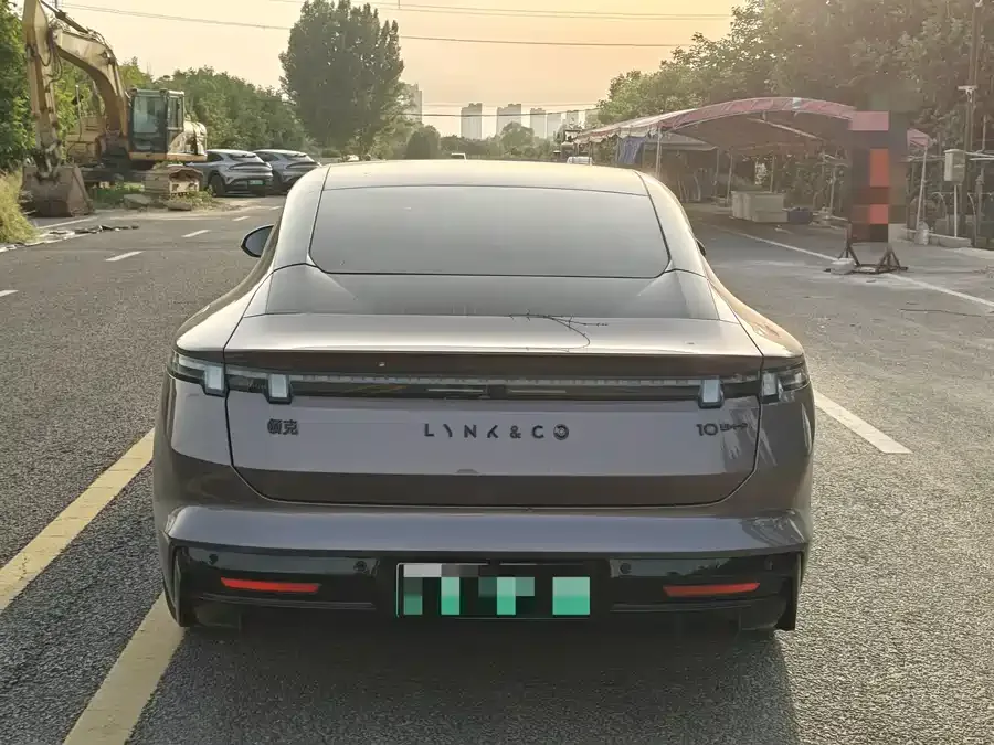 Lynk & Co 10 Lynk & Co 10 2025 240 AWD Ultra 2025 — миниатюра 4