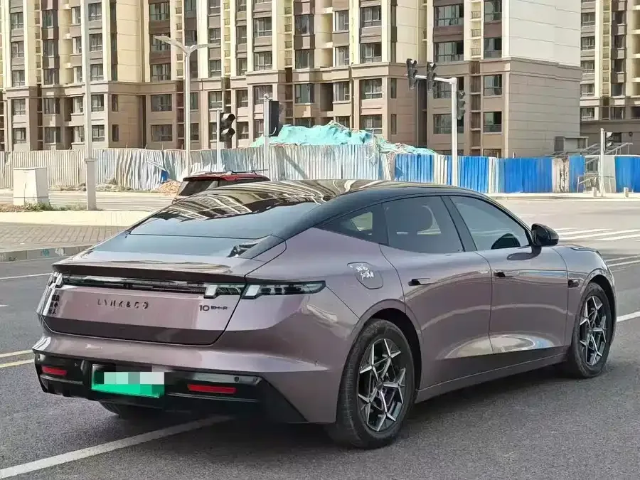 Lynk & Co 10 Lynk & Co 10 2025 240 AWD Ultra 2025 — миниатюра 3