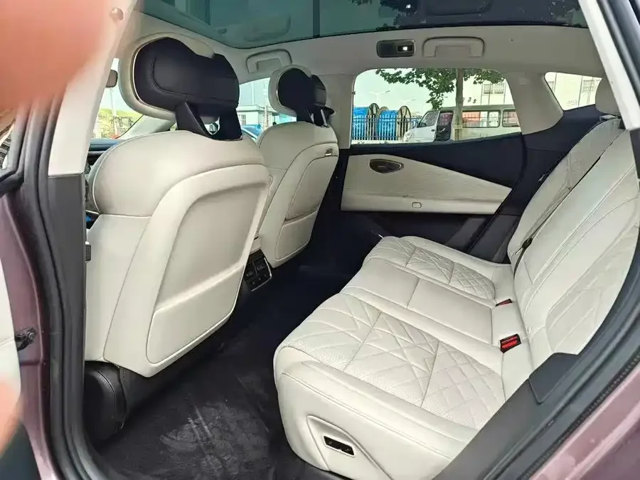 Lynk & Co 10 Lynk & Co 10 2025 240 AWD Ultra 2025 — миниатюра 4