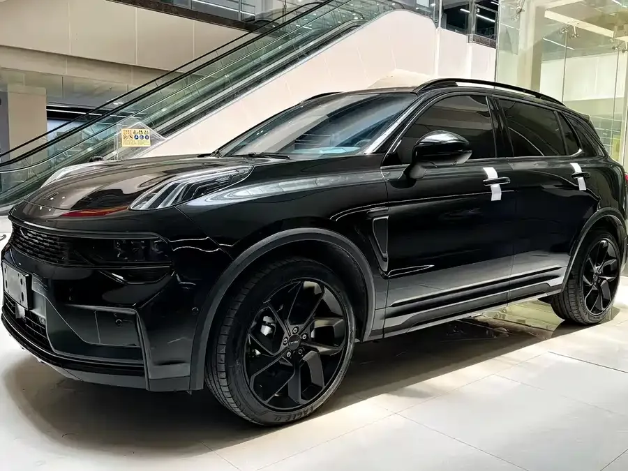 Lynk & Co 01 Lynk & Co 01 2024 2.0TD 4WD Dark Night Edition 2024 — фото 1, купить с доставкой в Москву