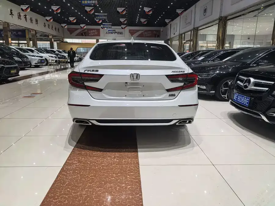 Honda Accord Accord 2022 260TURBO Deluxe Edition 2023 — миниатюра 4