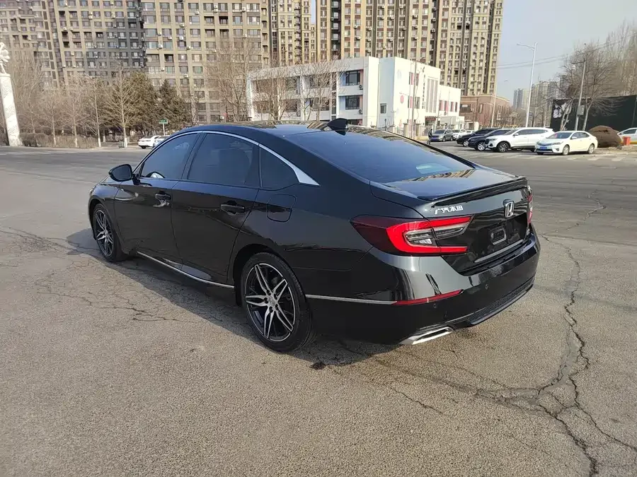 Honda Accord 2022 Accord 260TURBO Fantasy Night Premium Edition 2023 — миниатюра 2