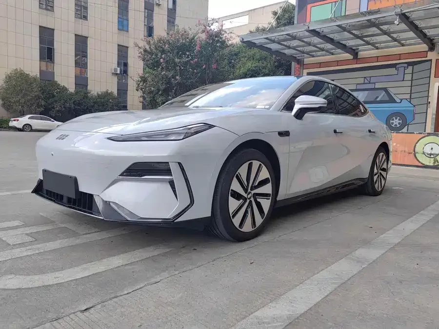 Geely Galaxy E8 2024