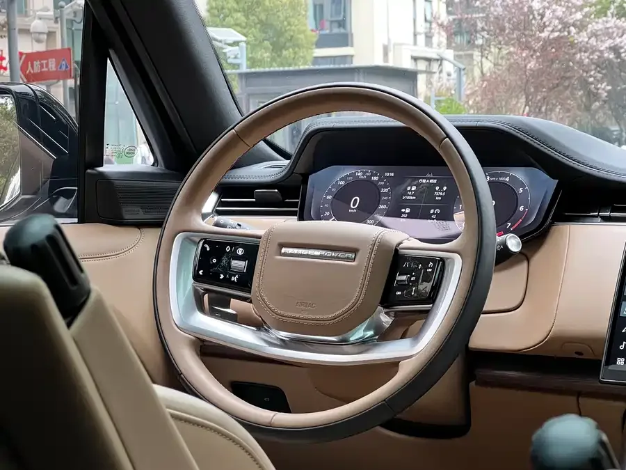 Land Rover Range Rover Range Rover 2024 3.0 L6 400PS Genesis Extended Edition 2024 — миниатюра 5