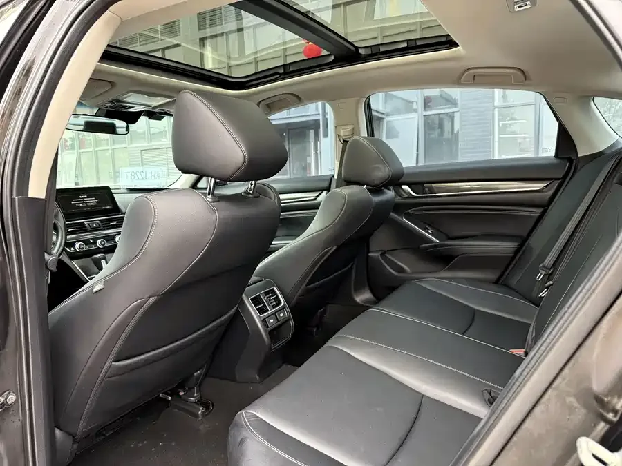 Honda Accord 2022 Accord 260TURBO Fantasy Night Premium Edition 2022 — миниатюра 2
