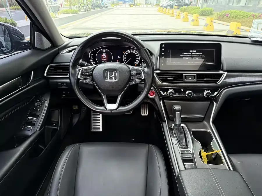 Honda Accord 2022 Accord 260TURBO Fantasy Night Premium Edition 2022 — миниатюра 3