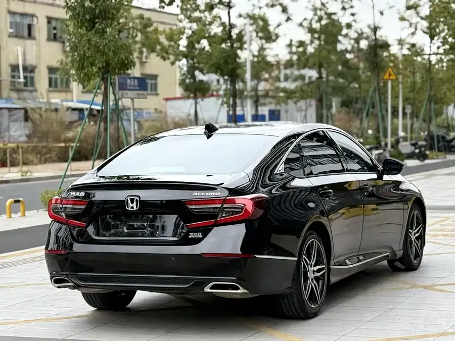Honda Accord 2022 Accord 260TURBO Fantasy Night Premium Edition 2022 — миниатюра 5