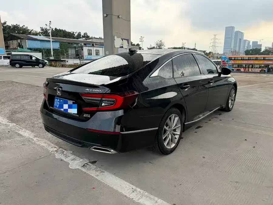 Honda Accord Accord 2022 260TURBO Deluxe Edition 2022 — миниатюра 4
